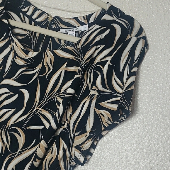 NWT Chico's Travelers Leaf Jumpsuit Short Sleeve Tie Waist Navy Cream Tropical - Picture 4 of 17